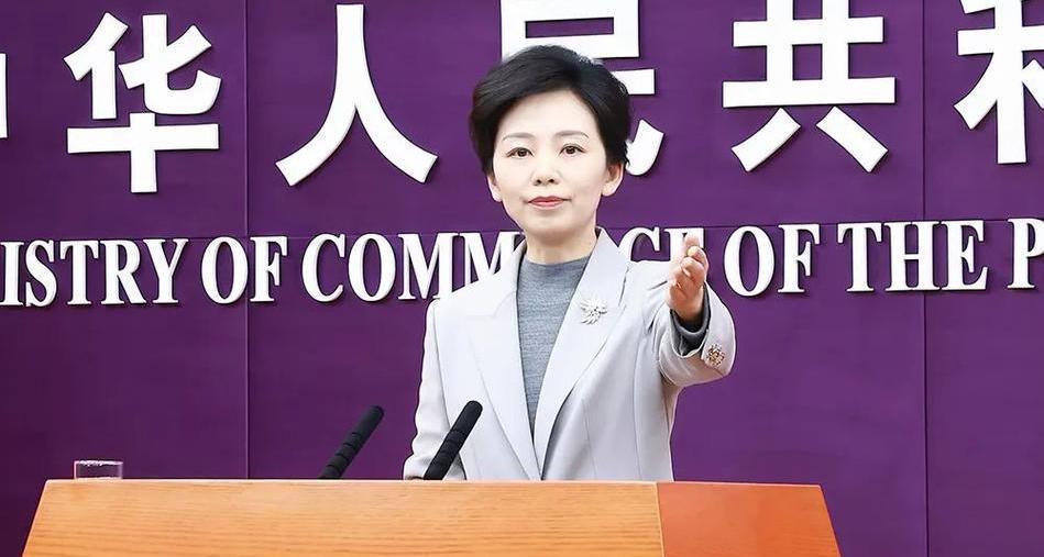 中方一招锁喉引爆世界舆论，美方威胁加征100%关税，世界舆论哗然……
     