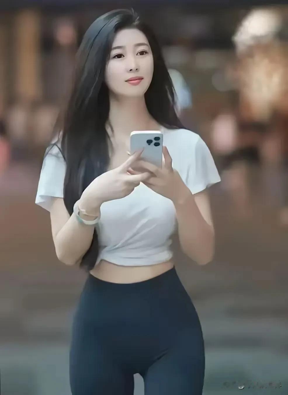 女神的曲线美，让人陶醉。