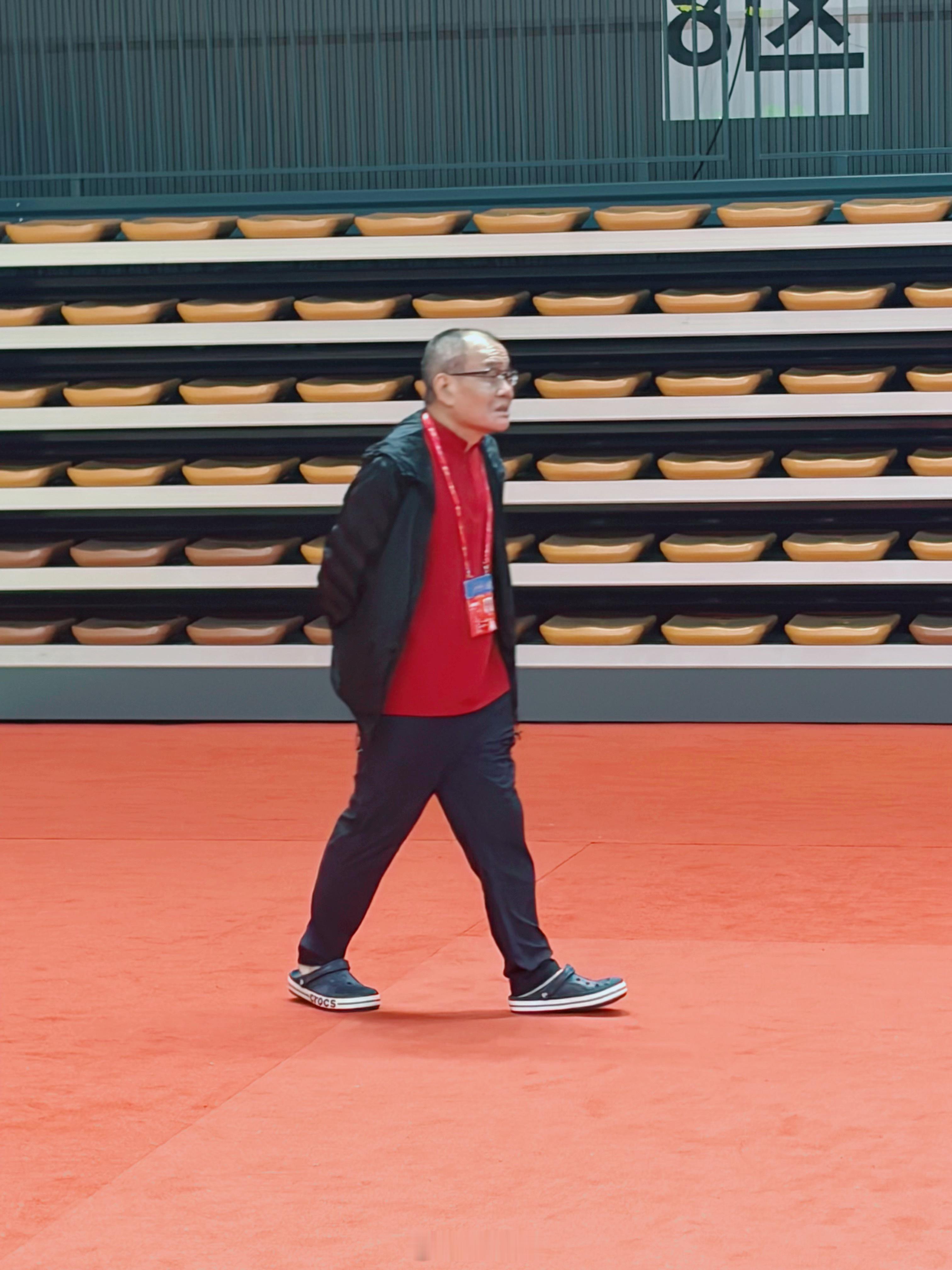 梁老板今天来督战，深圳男篮预计要全力打了吧？龙狮男篮vs深圳男篮 广州·华南农业