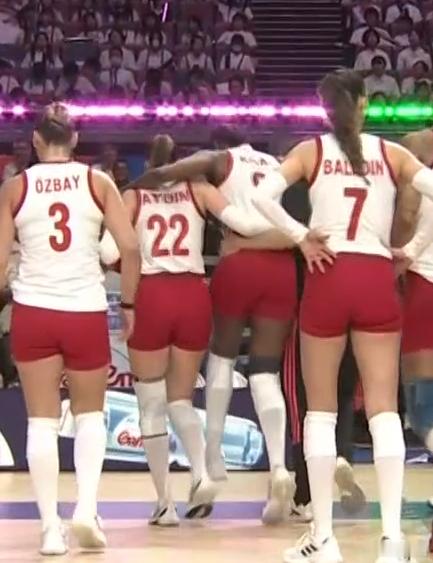 国际排坛动态土耳其女排3比1波兰女排土耳其队3-1（27-25/20-25/25