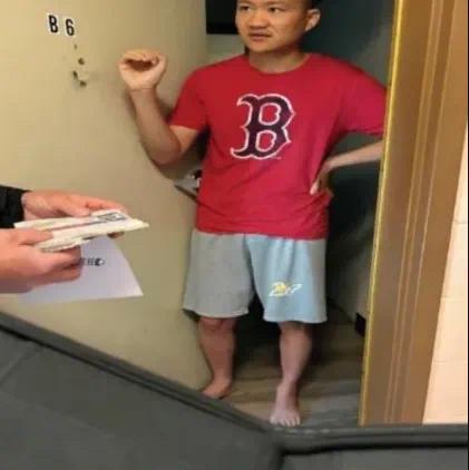 一中国男子连环套陷害美国华人房东: 偷注销绿卡、冒名"非法投票"后举报, 房东差