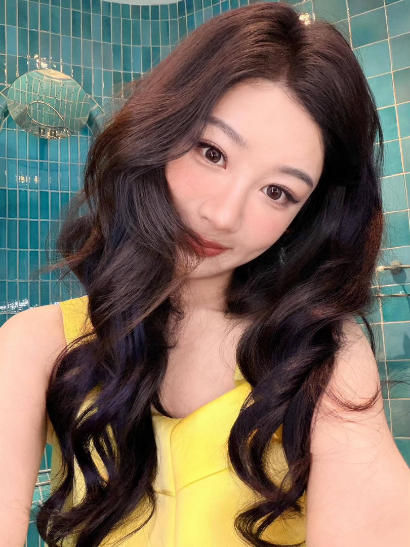 杨紫玉兰花开君再来yz杨紫董竹君 世间万物皆有归处，而我的归处，是你眼里的星河，