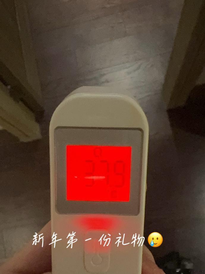 谁懂啊！18岁的每一个瞬间都鲜活又难忘，谢谢余宇涵的陪伴，新一岁也要继续闪闪发光