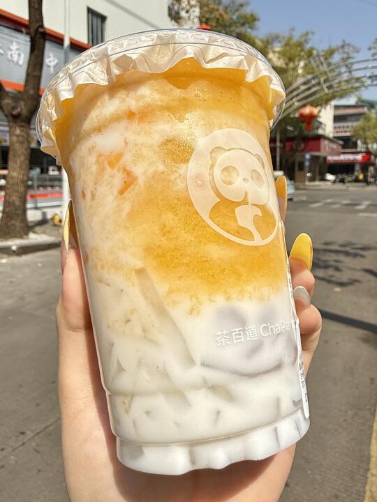 我很少用震撼形容一杯奶茶。。。0️⃣元！！！