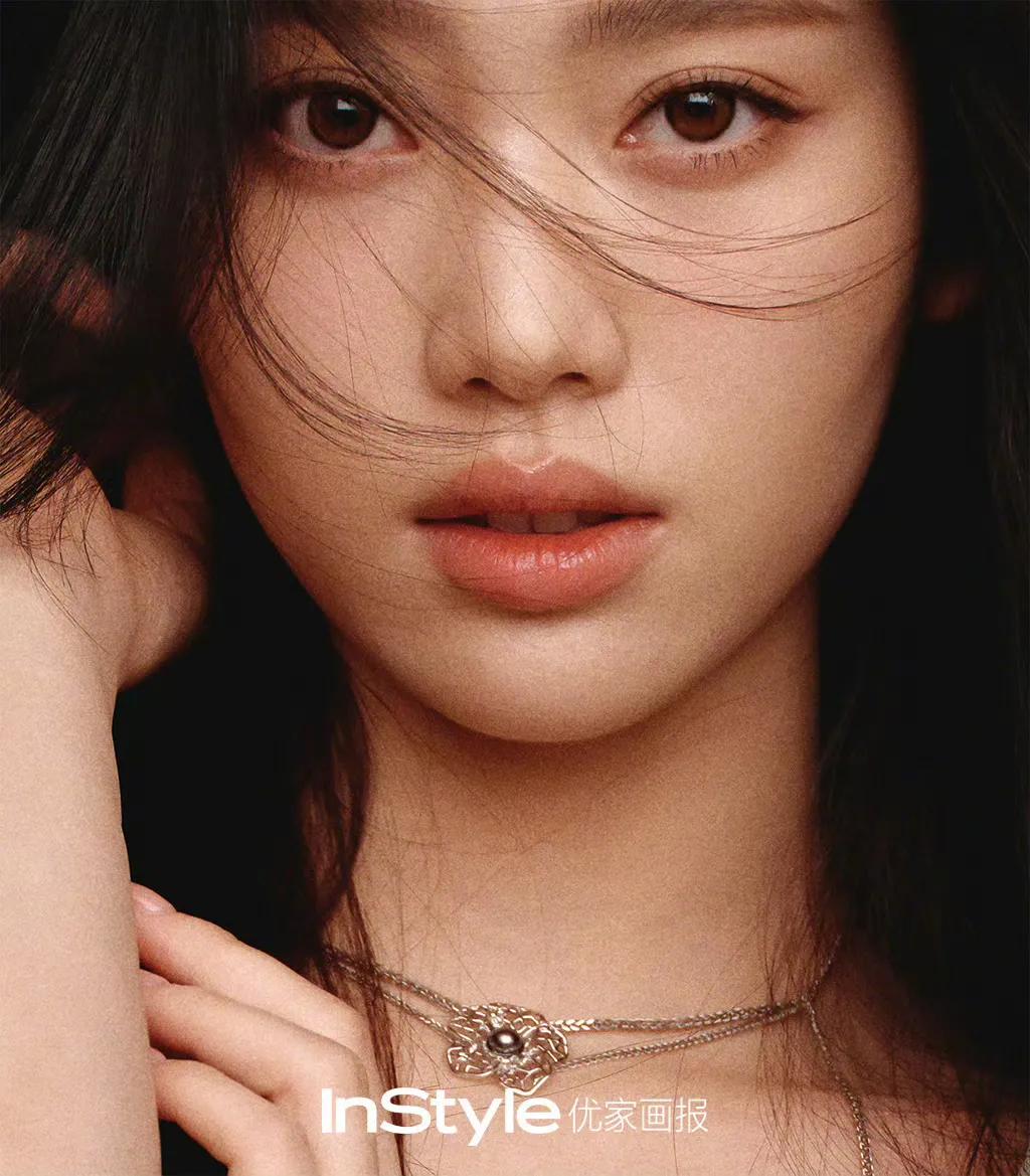 @-沈小婷- InStyle优家画报新期封面人物，穿着BURBERRY登封，很惊