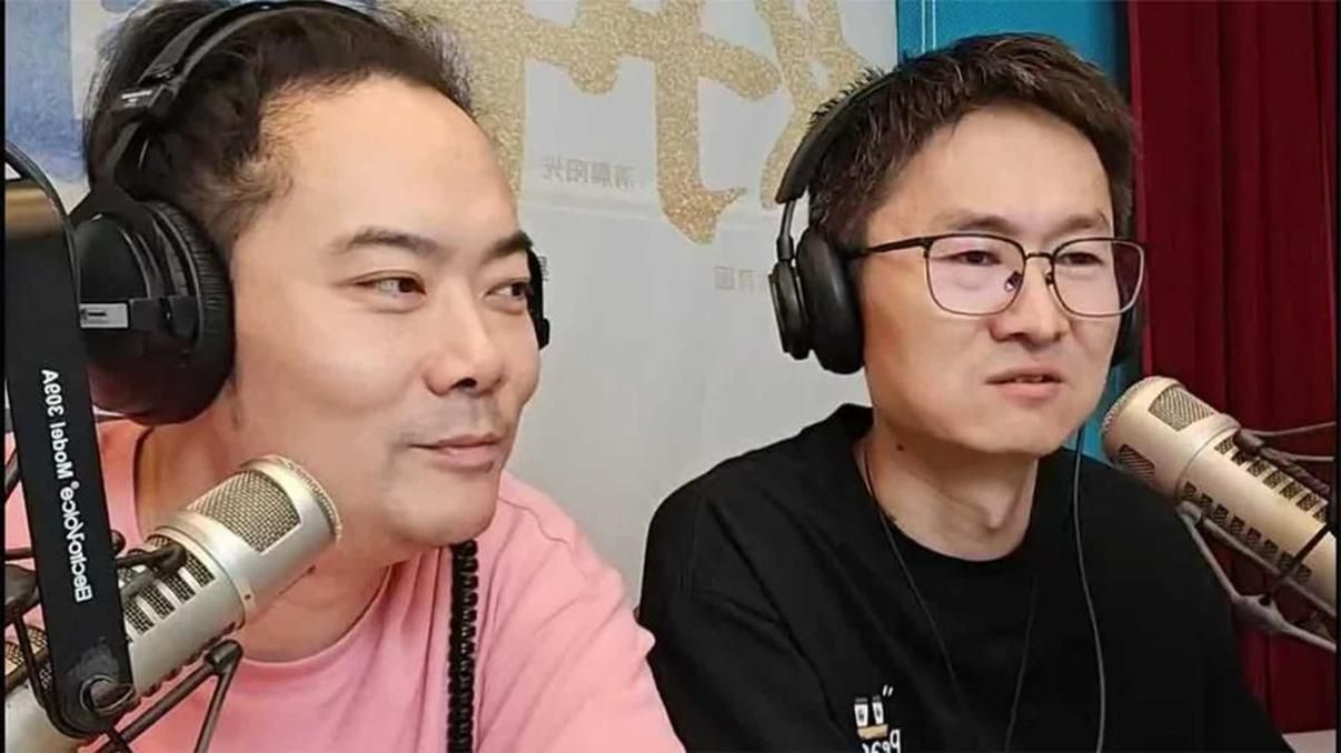 老贾在海外遇到“新队友”？法拉第与哪吒幽默联动，看完笑出声！