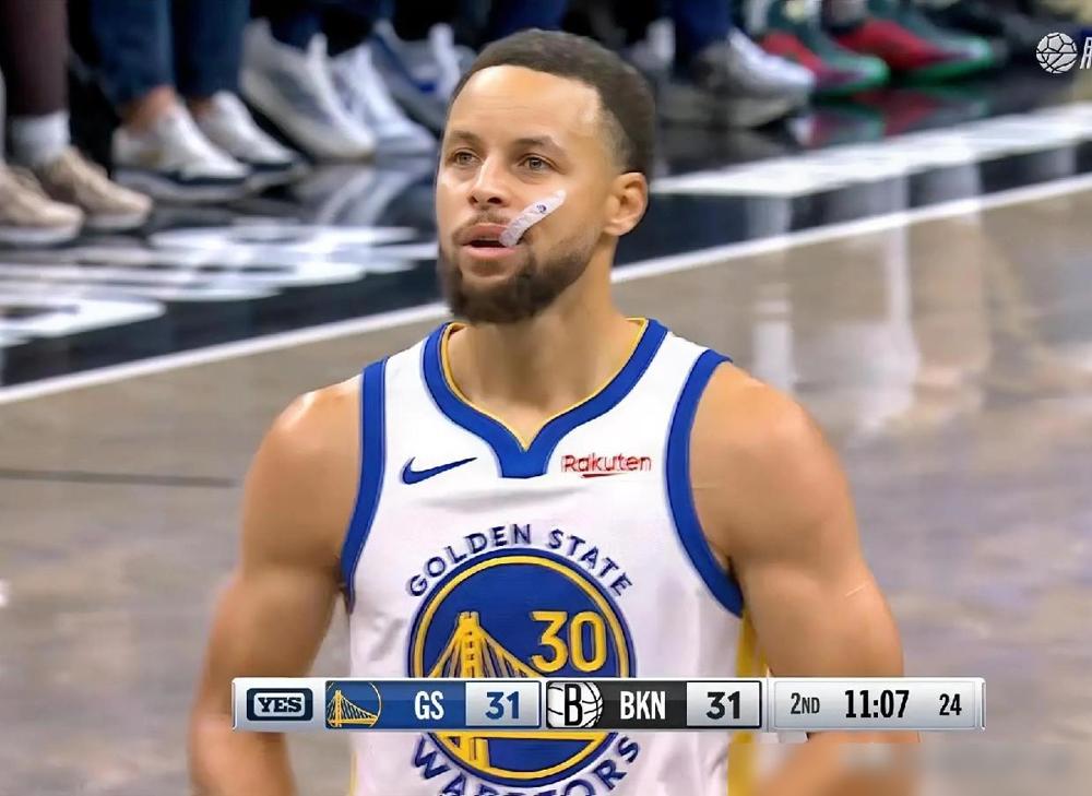 库里今天又要证明自己了，这局面是自己创造的。

刚才看比赛真有点揪心，库里首节手