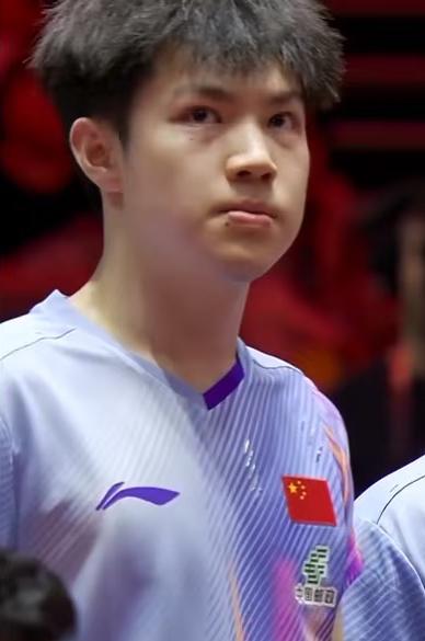 震惊😱新加坡大满贯向鹏3:0黄友政晋级男单16强！
2月25日，新加坡大满贯男