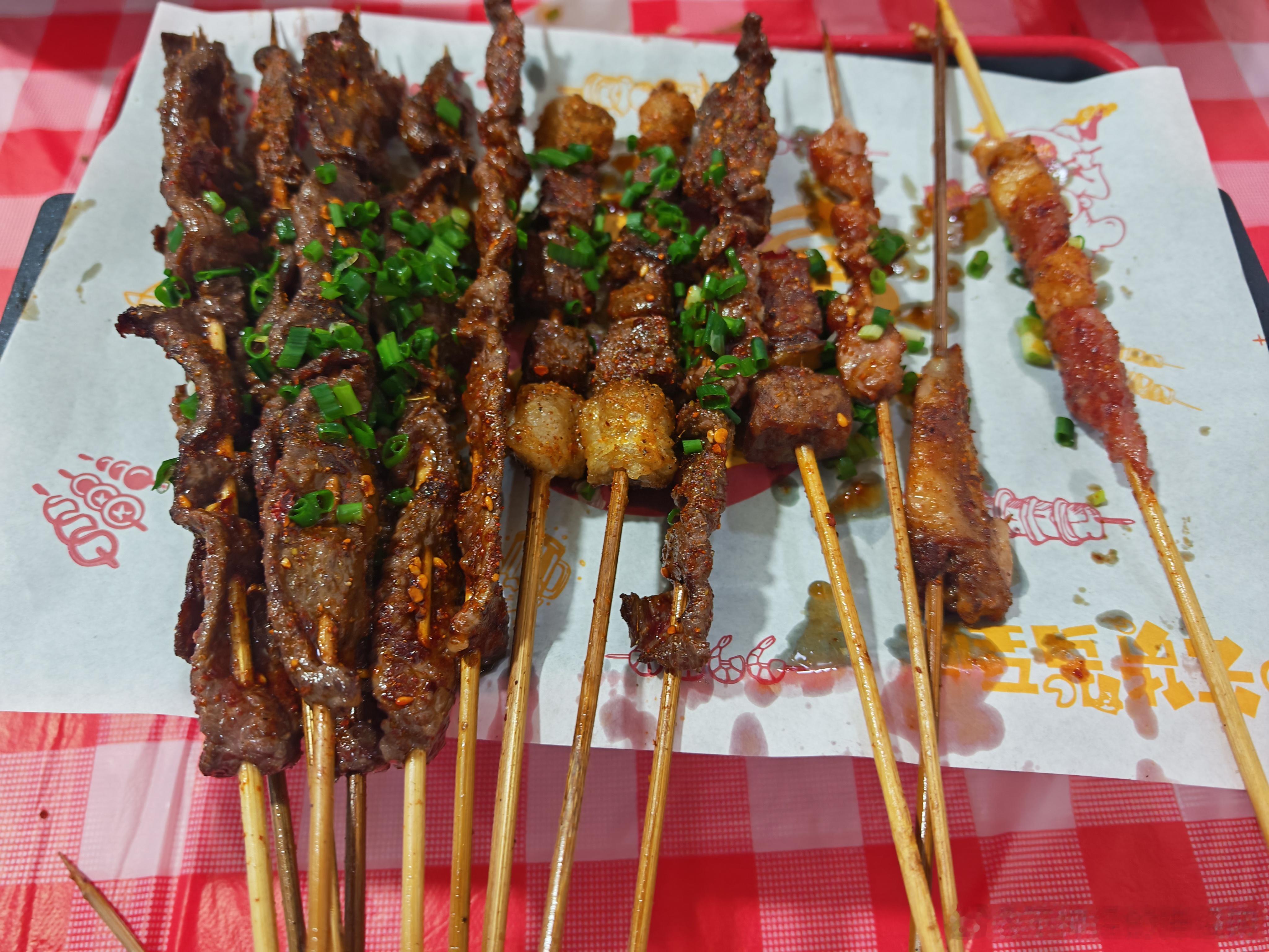 我们平时在城市里面追求的低盐低脂控糖饮食，如果放在高原地区的话，且有可能要你的老