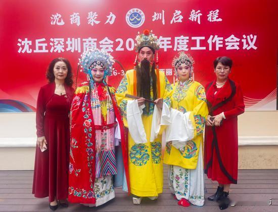      豫剧兴商会.策马唱未来
人间最美三月天.鸟语花香柳如烟。南国大地花一片