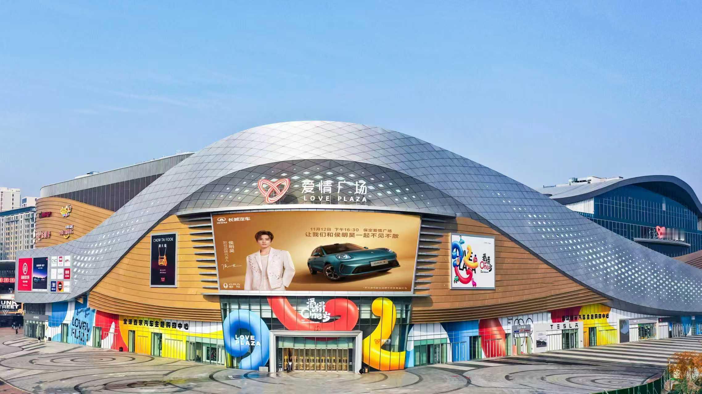 被侯明昊这组中世纪骑士大片笑不活了，这是什么幽默帅哥啊哈哈！上一秒还在为他的新奇