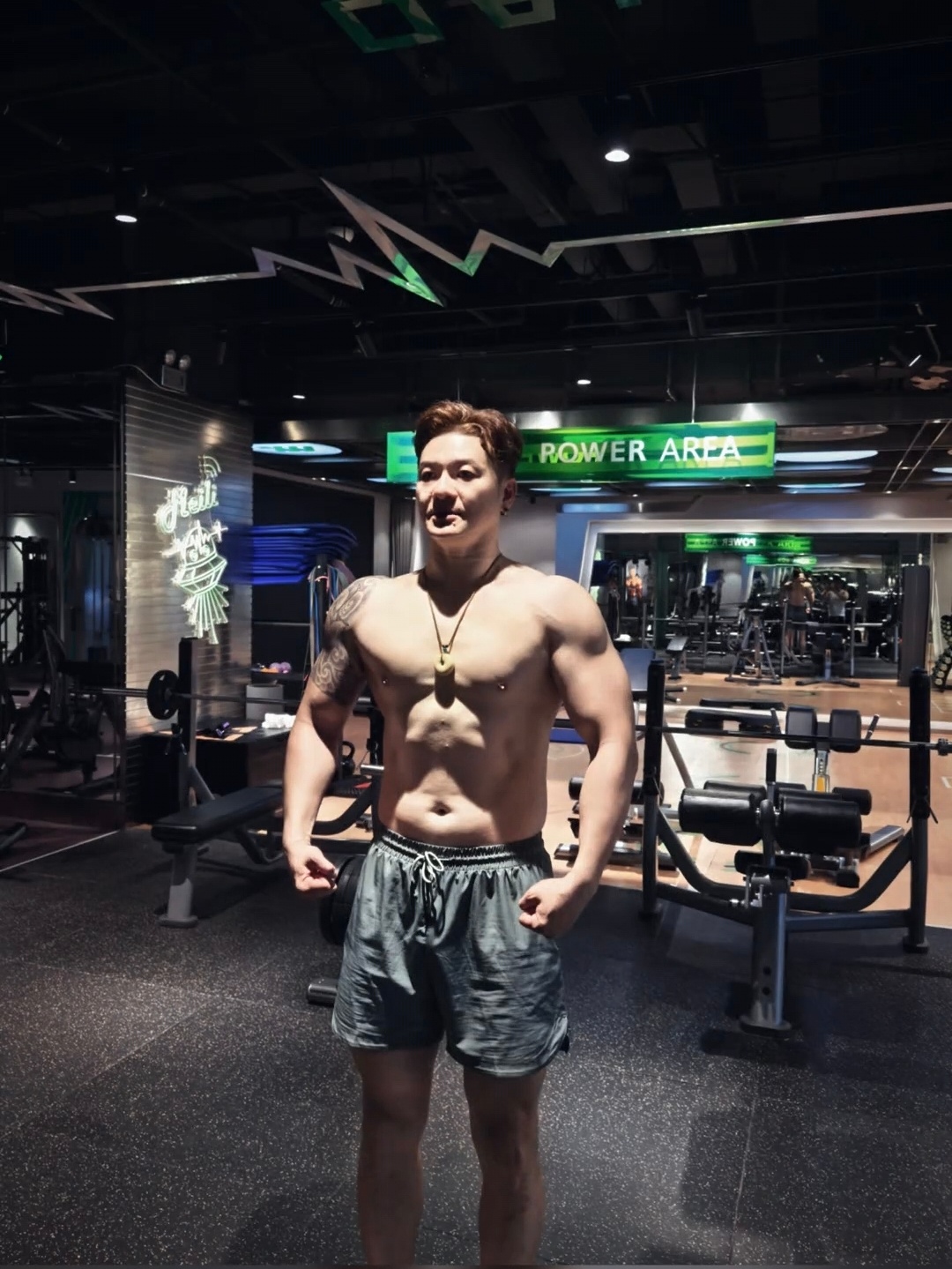 师爷这是要加入硬派小生的序列啊。 