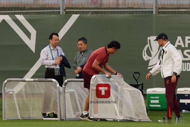 u23国足u23亚洲杯国足 杨旭现身吉达出席AFC竞赛会 中国足球外交重建中沙特