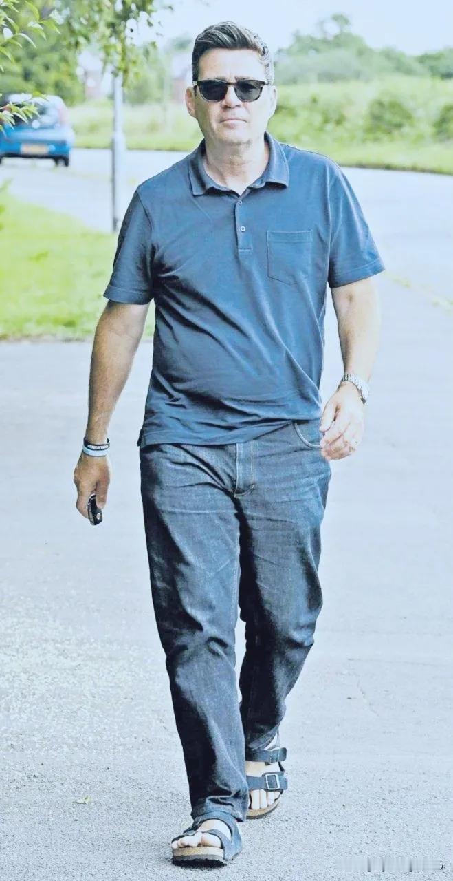 走马灯式换首相！英国经济困局绝非一句振兴就能化解。唐宁街10号又要迎来新主人，安