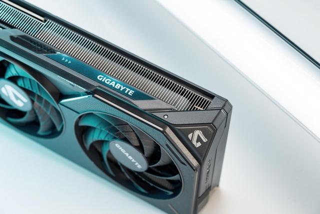 暑期学AI不用愁，RTX 5050带你体验AI应用