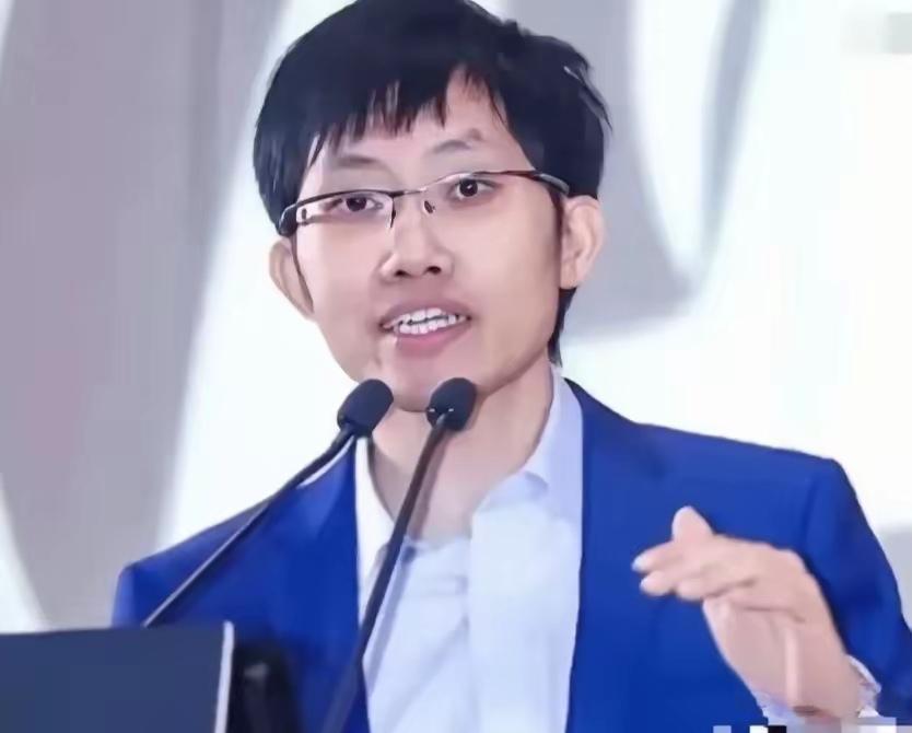 [吃瓜群众]近日，最搞笑的事就是——一帮投机客围攻梁文锋，喊“还我血汗钱”[思考