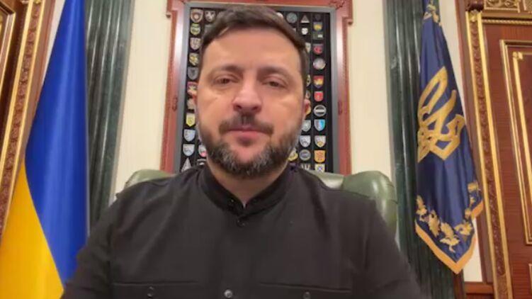 [太阳]泽连斯基公开提醒全球航司避开俄罗斯领空，俄方却称航空系统仍在正常运行：乌