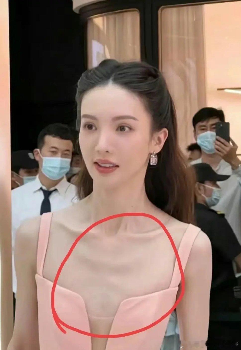 姐你可别搞笑了，赶紧多吃点吧，都瘦成排骨精了 ​​​