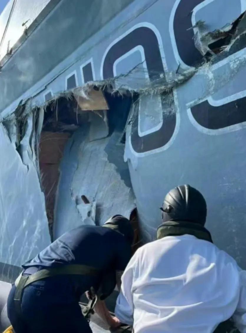 根据媒体报道，一艘英国皇家海军舰艇在中东执行扫雷任务时撞上另一艘英国皇家海军舰艇