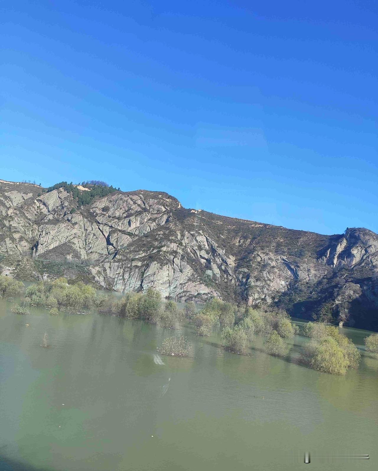 我的今日状态：😁轻松愉快
我这里的天气：☀️晴天