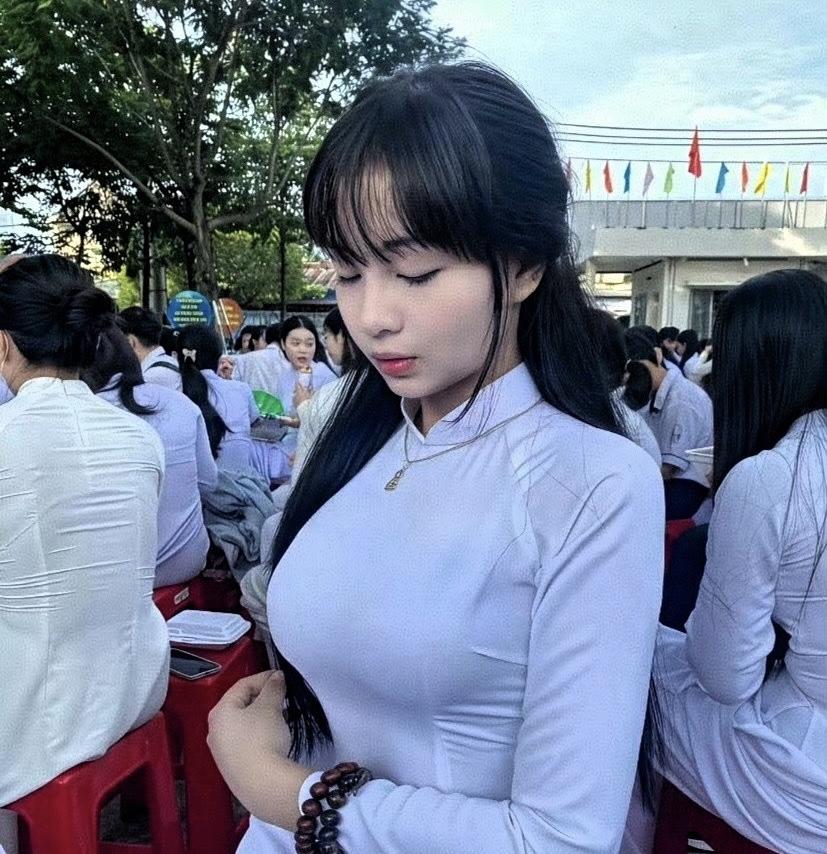 听说这是越南的高中校服，有人见过吗？越南学院风