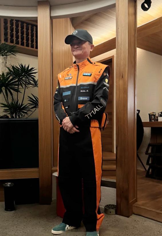 外卖骑士服竟是马云设计， 试穿日在西湖骑车... ​​​