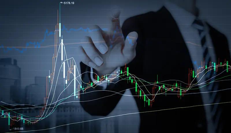 牛市也有调整，调起来也让人心慌，甚至很多人都在牛市亏钱，这些东西很早就跟大家说了