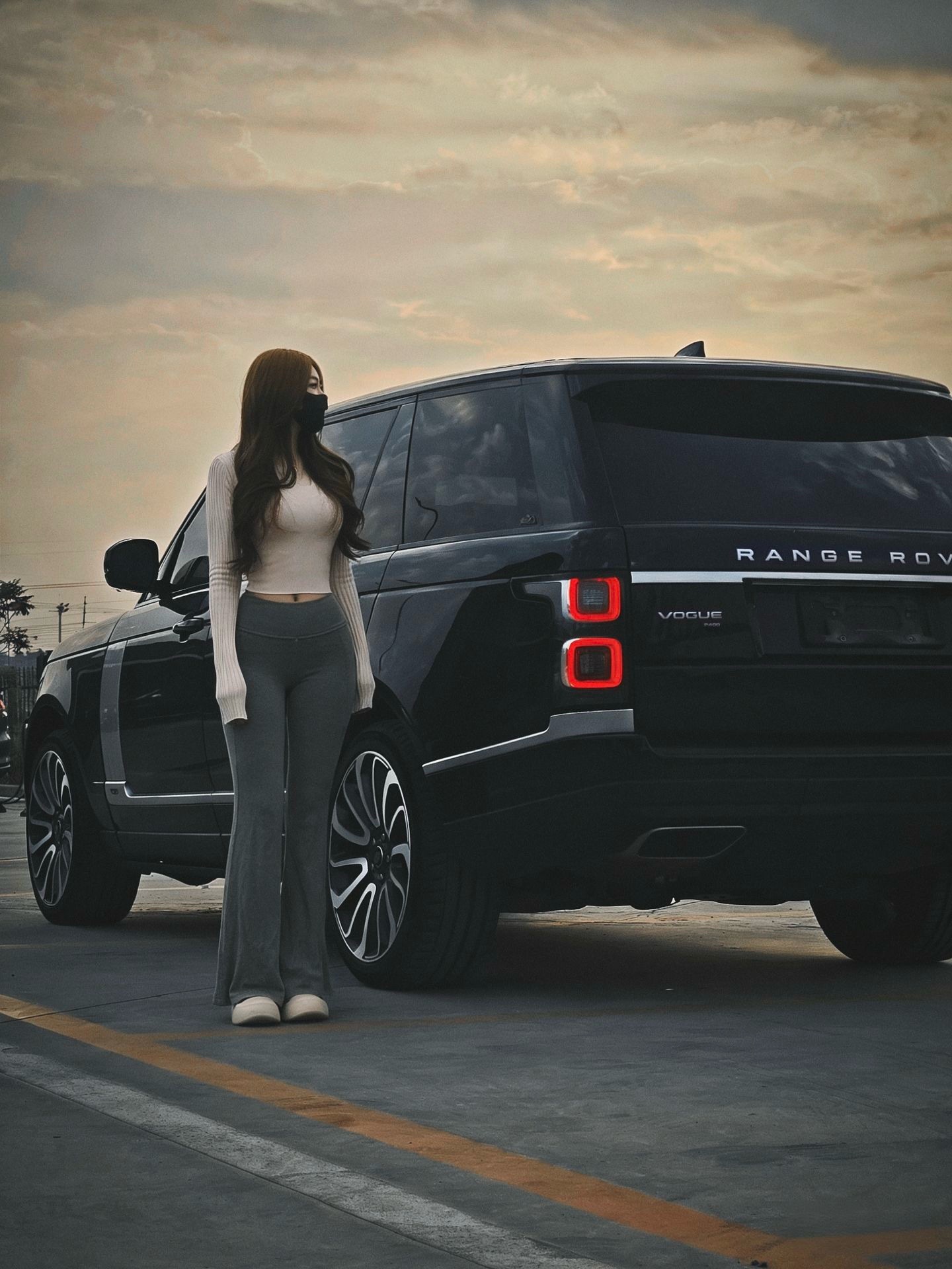 路虎也就揽胜卖的还不错了 