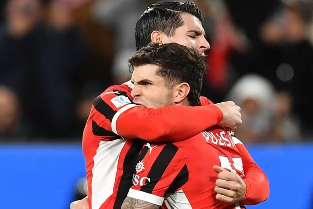 意大利超级杯半决赛迎来一场焦点战，尤文图斯对阵AC米兰。上半场，伊尔迪兹爆射破门