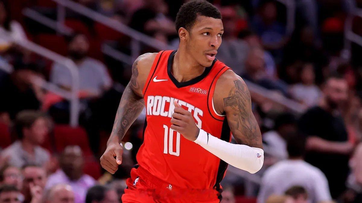 阿童木不再铁逼！小贾过去6场比赛，场均上场36分钟，拿到19.7分8.7篮板，投