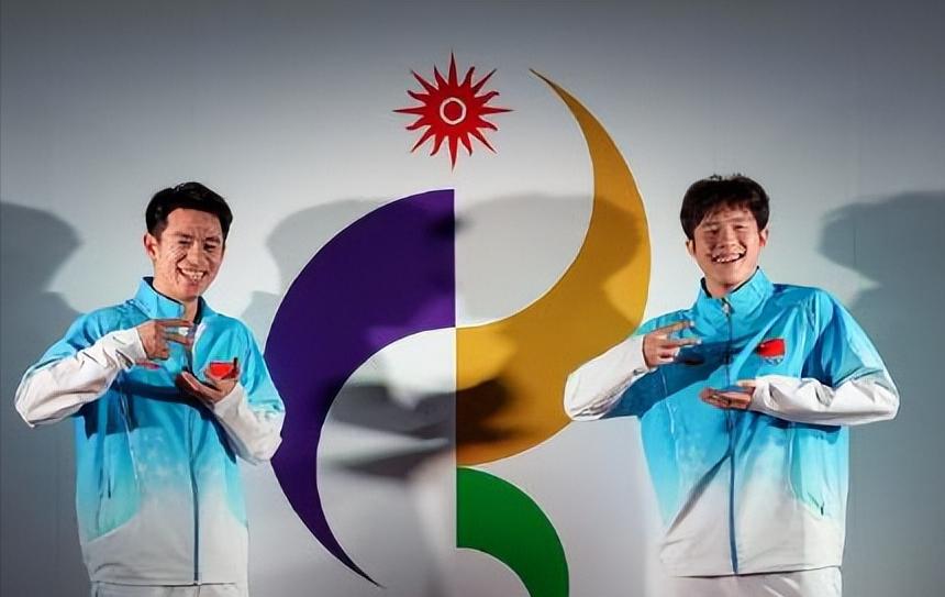 亚运会羽毛球关键时刻是不是还得看何济霆[捂脸]我也是无语了，都冒出这句话了。
亚