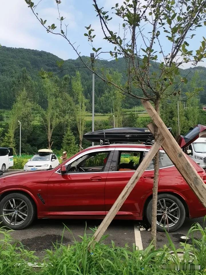 自驾G331走临江段的车友，一定要停靠神龟湾旅游驿站！全程免费驻车，专门划分了房