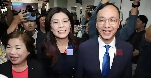 国民党资金的问题，在朱立伦时是天大的困难，到了郑丽文这，轻松解决，这就是个人能力