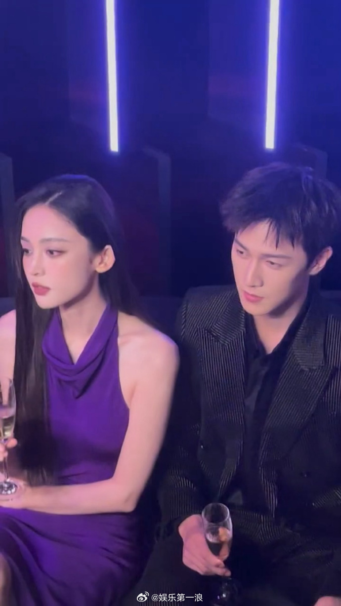 娜扎李昀锐活动同框 好权威的两张脸！ ​​​