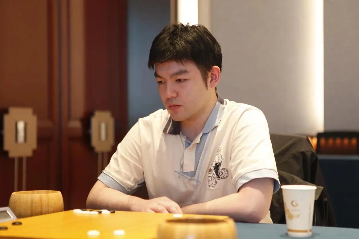 首届晋城全国职业围棋公开赛16强战况及八强对阵。

9月16日，首届晋城全国职业