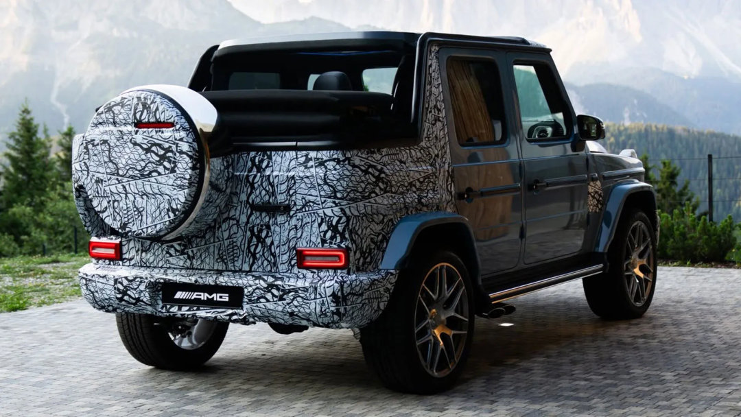 车市热门 梅赛德斯-AMG近日发布了G级敞篷版（G-Class Cabrio）的