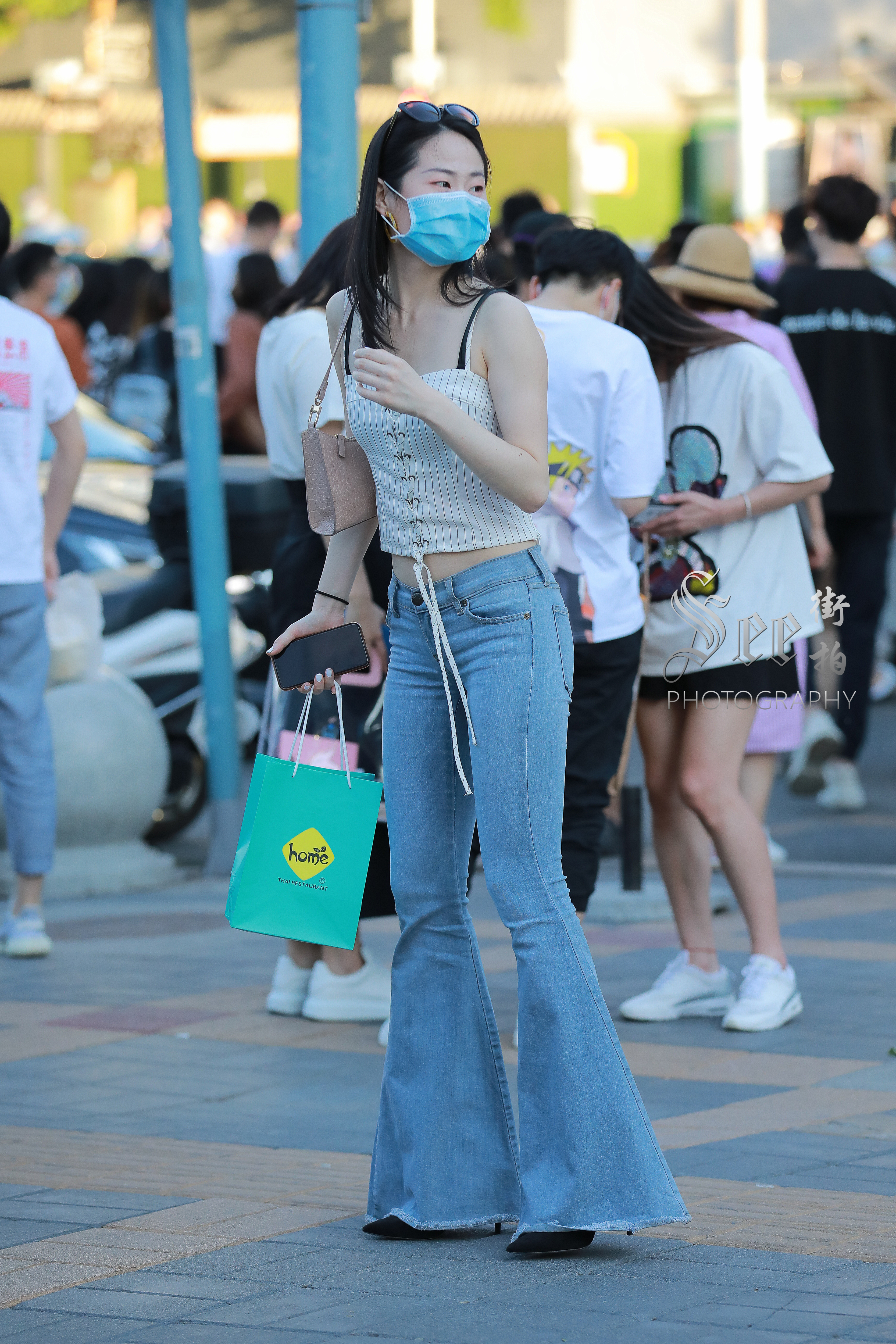 喇叭牛仔裤温婉气质美~~ ​​​