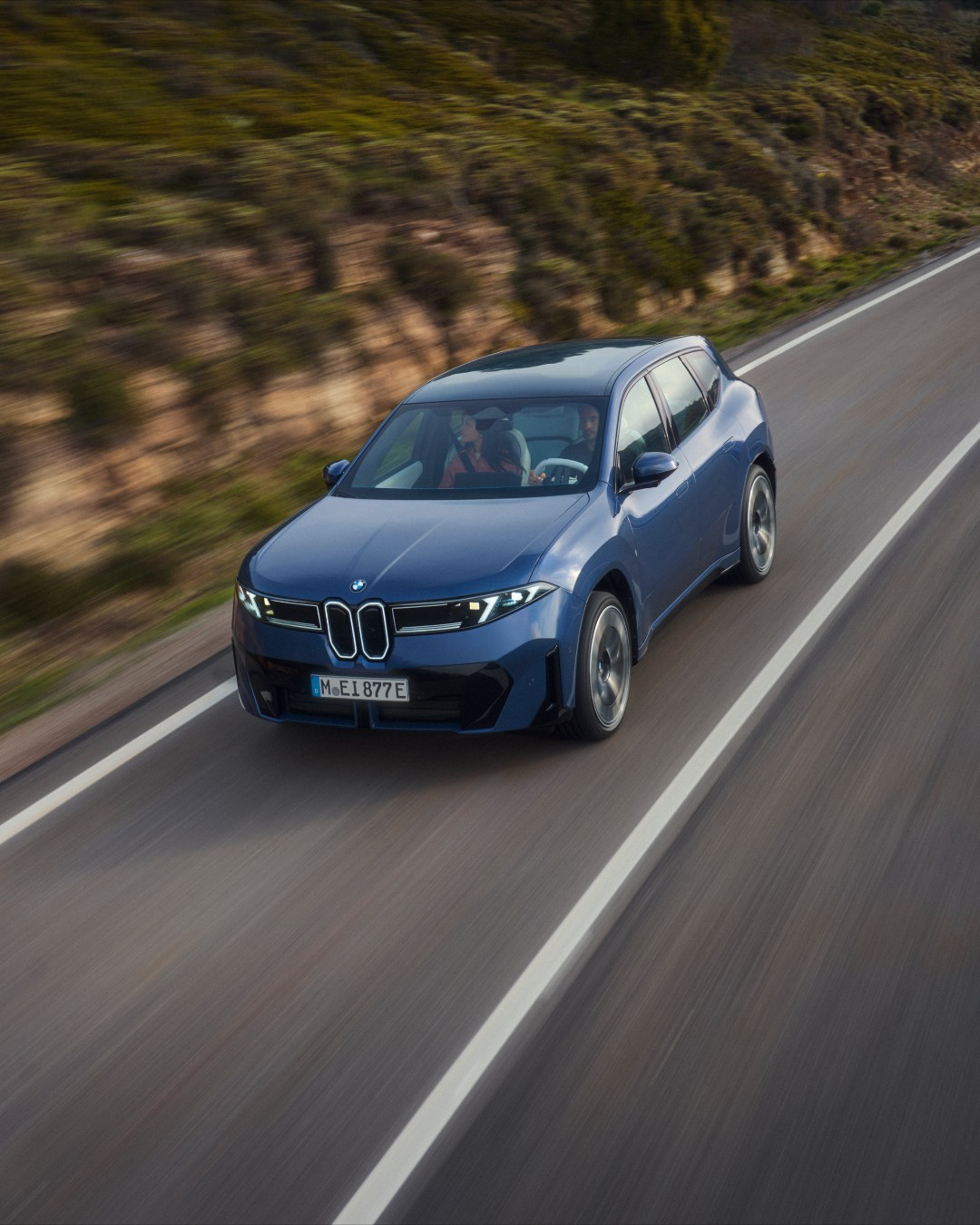 新款宝马 重新定义豪华电动出行新标杆！还真是越看越顺眼了这款！ ​​​