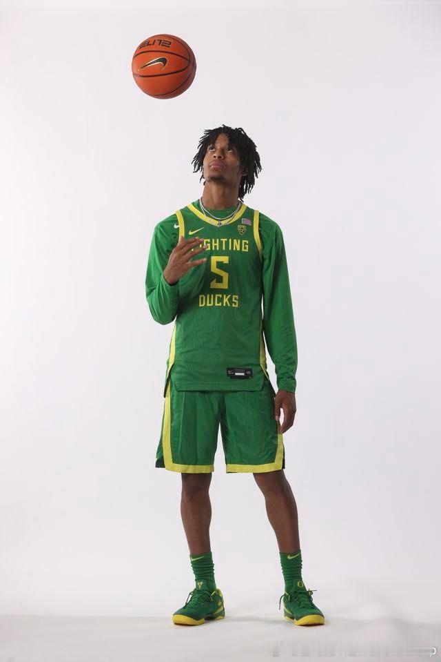 俄勒冈大学后卫Jamari Phillips也申请了转校，目前赛季阵容中Sean