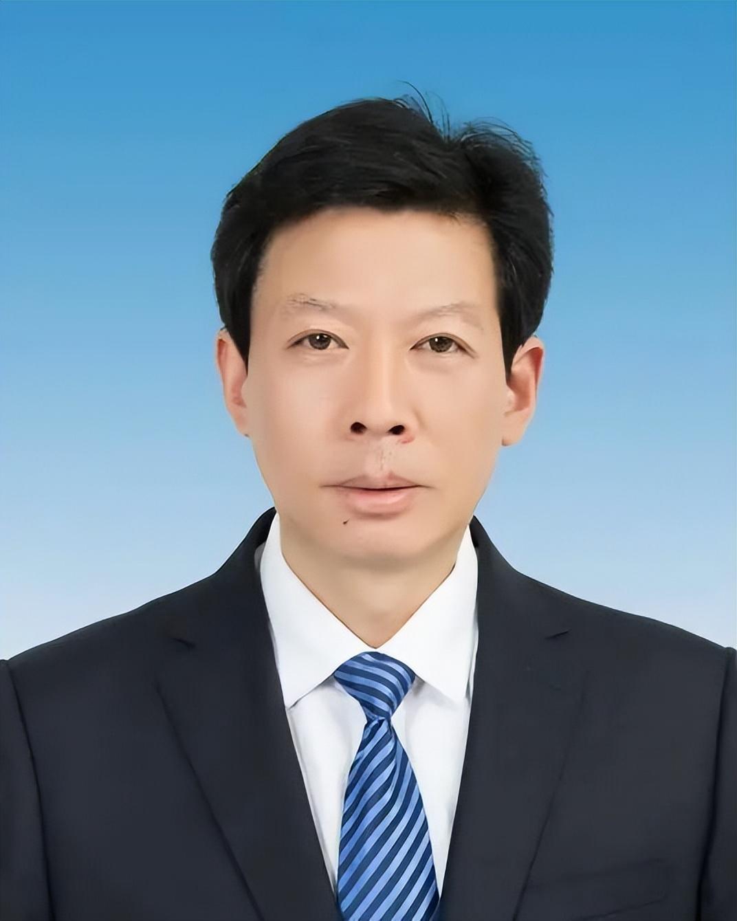 南阳邓州原市委书记邓俊峰为何投案自首？
邓州市是一个人口土地规模都很大的县级市，