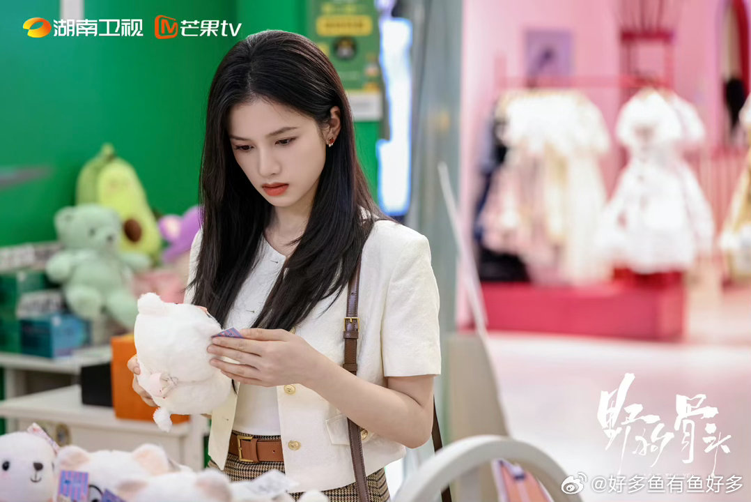 芒果TV给陈异和苗靖野狗骨头💌芒果走心长文直击人心，三连问剖开剧集深层内核，看