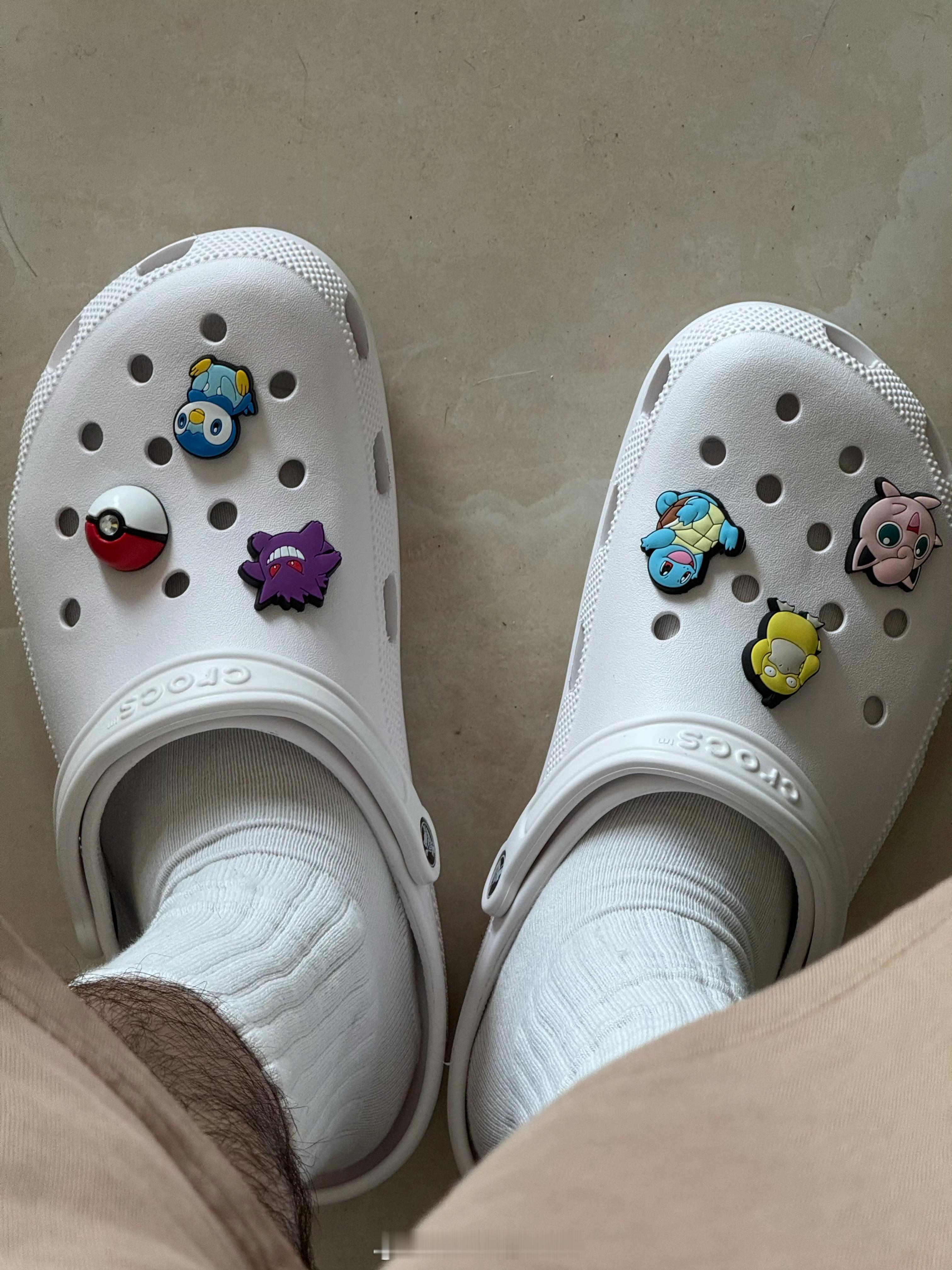 还是那句话吧，真的觉得洞洞鞋 不是很好[晕]去年618买了一双，10次都没穿到[