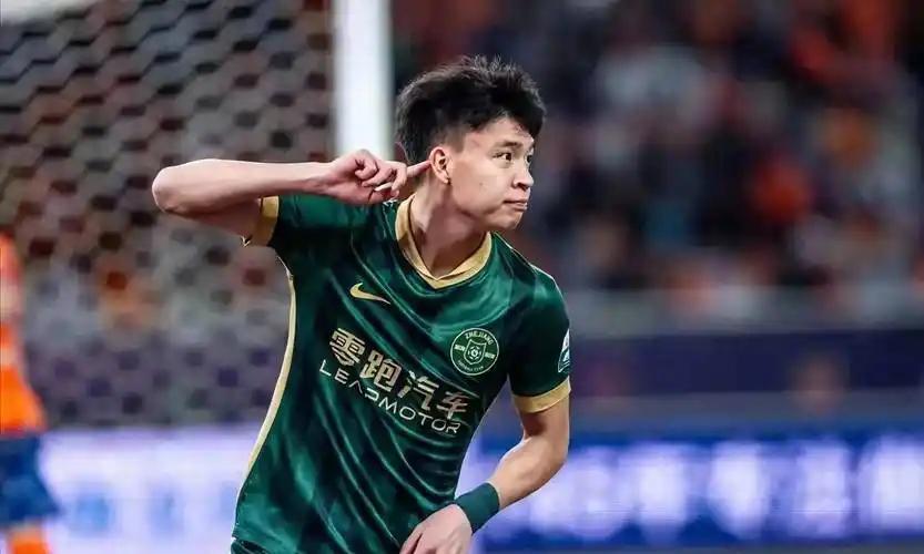 现在这支U23就是扶不起的阿斗，一遇紧逼就歇菜，朝鲜队这块试金石立马验出原形。但