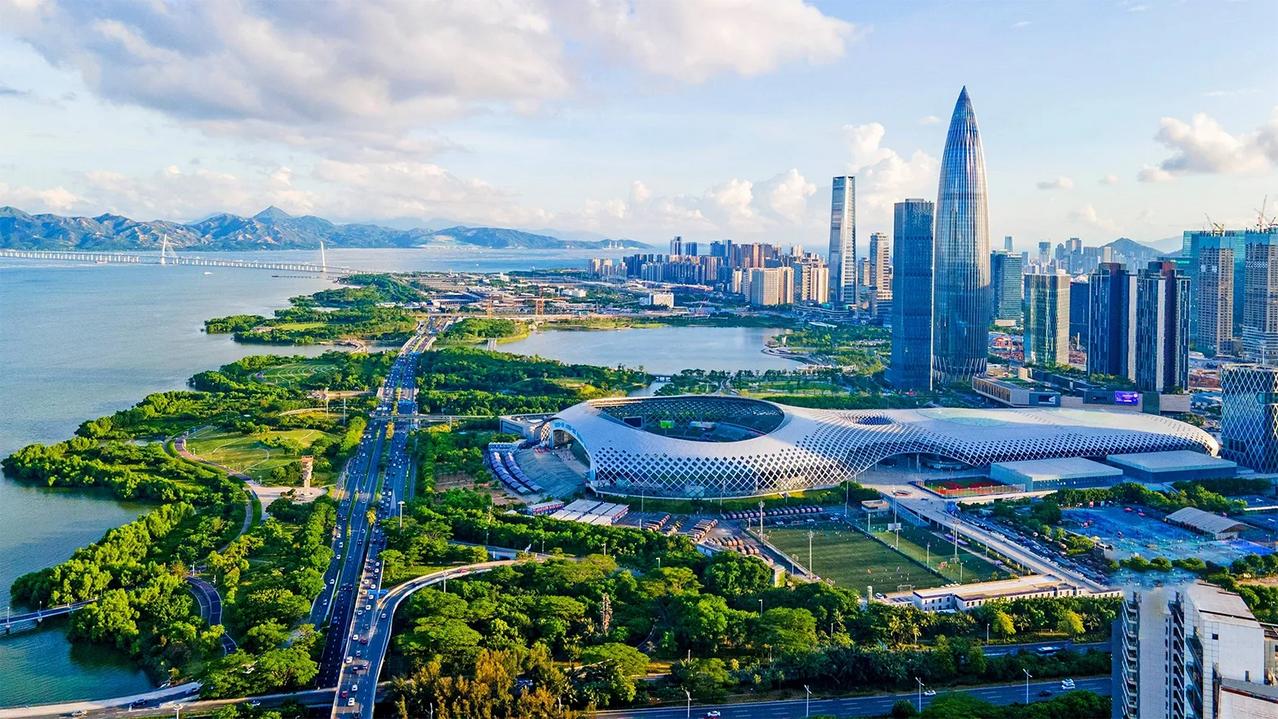 现在的深圳，终于体味到了——什么是“孤独求败”了。
据海关统计，2026年1-8