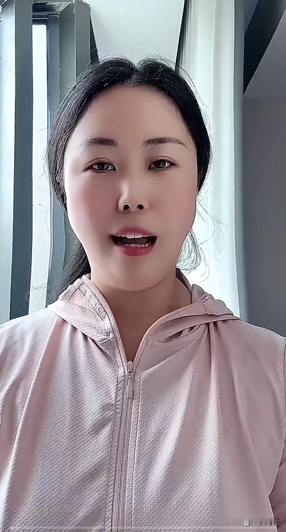 最近我国著名足球运动员孙继海旗下的“嗨球”遇到了一些麻烦事。起因是有一位母亲在网