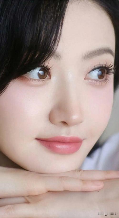 男人骚起来，
真的没有女人什么事儿，
看看刘晓庆，看看景甜，
这一个个的都被曝了
