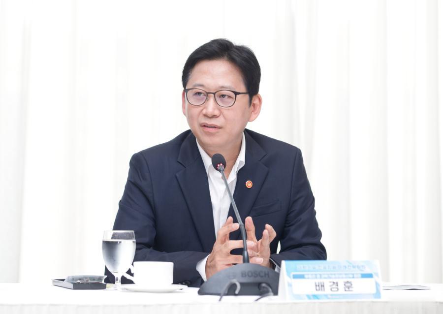 韩国选定SK电信、KT和Kakao提供全国免费AI服务
韩国政府选定SK电信、K
