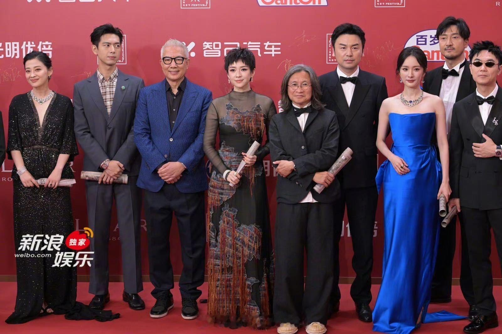 酱园弄悬案非常适合给暑期档打头阵 杨幂酱园弄悬案演得很好 通过戛纳版和上影节版的