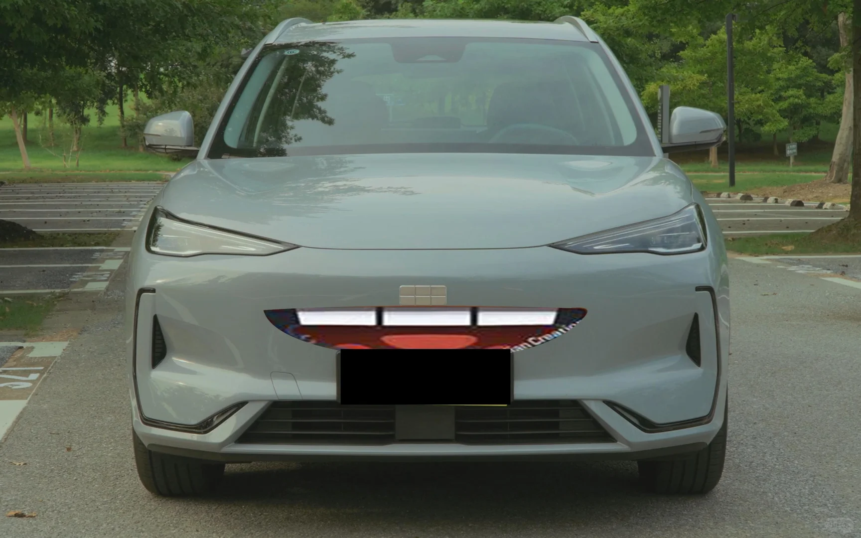 同事说他的吉利银河E5前脸太空了，想定做点有意思的假中网或图案贴上去。...