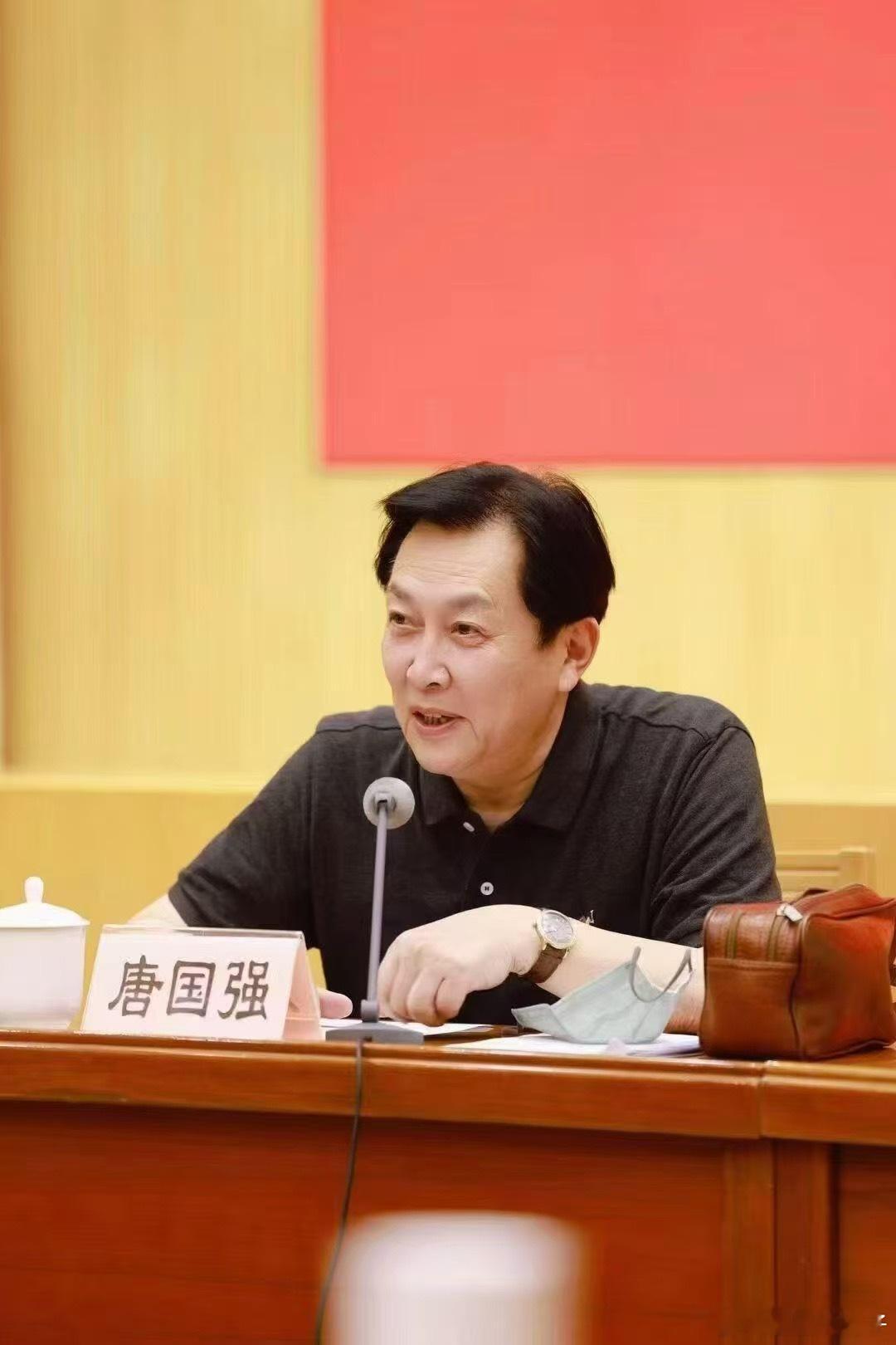 73岁的唐国强37岁的我自愧不如唐国强老师这状态真的颠覆认知！73岁还保持着折腾